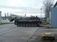 800px-Pionierpanzer_Dachs_right_Side.jpg